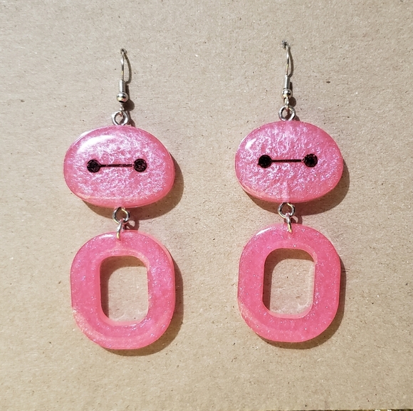 ๐๏ธ๐ Baymax ๐ค Pink Resin Earrings ๐ - Picture 4 of 4
